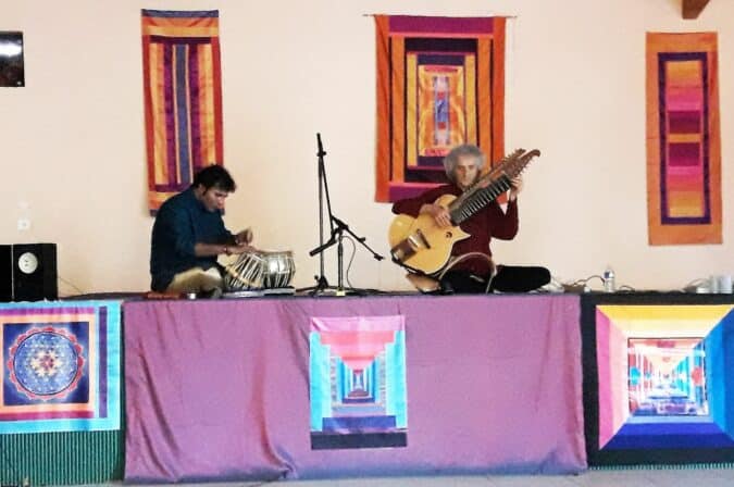 Un concert atypique et envoûtant à la MJC de Monléon avec le duo Sanyal-Murat.