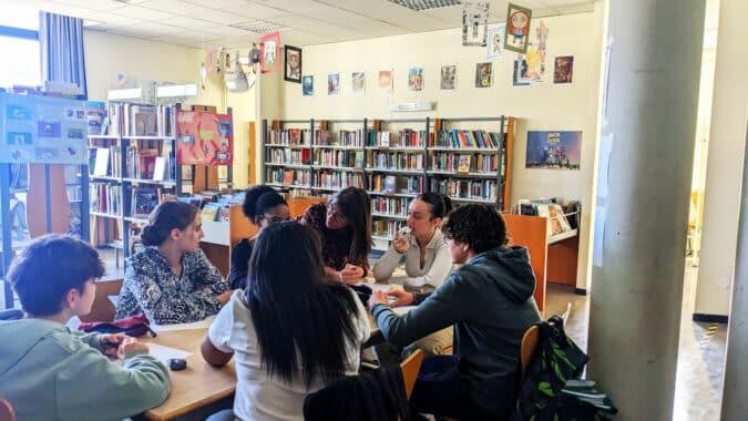 Une autrice au collège de Boulogne, Violaine Bérot est intervenu auprès des 3èmes dans le cadre du Festival de littérature jeunesse Vitamine L.