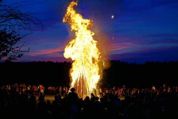 Le brandon s'enflammera à Saint Lary Boujean pour la fête de la Saint-Jean.