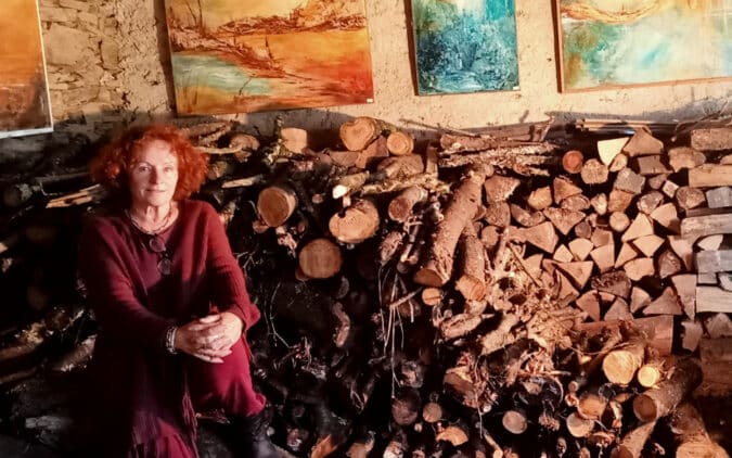 L’exposition de peintures et de collages verra son ouverture avec la contribution d’un duo musical expérimental aux explorations sonores andalouses