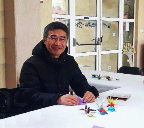 Nori Naeda, du Japon au Magnoac, passionné d'origami, un art traditionnel dans son pays natal.