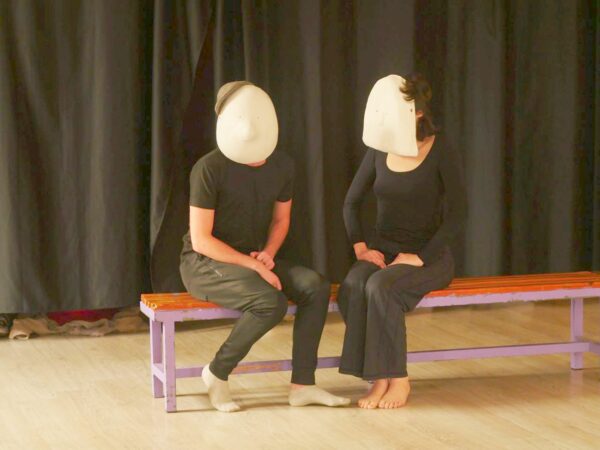 Une semaine de stage pour masques larvaires à la Glissade d'Aurignac.
