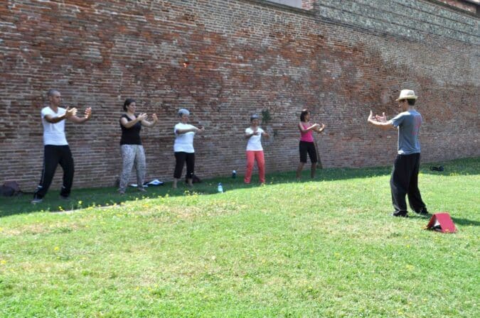 Une séance de qi gong au Musée archéologique de Montmaurin, et en prime découverte des loisirs et pratiques sportives des Romains.