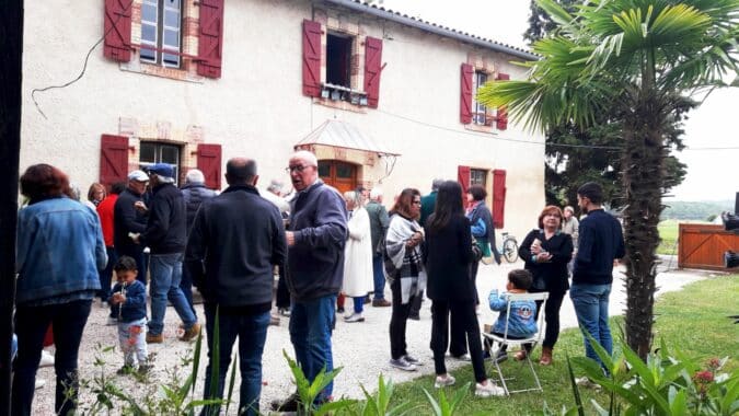 Une fête de la Saint-Jean conviviale au quartier Avezac de Charlas (photo archives).
