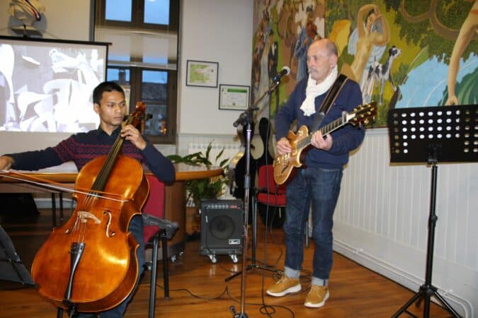Les auditions de fin d'année de Musical'Isle auront lieu le 28 juin. (en photo Antoine Moulard violoncelliste et le président Pascal Levaillant).