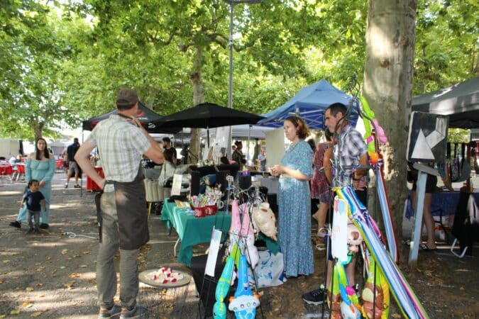Le premier marché nocturne d'été à L'Isle en Dodon.