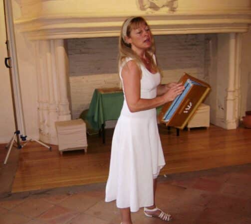 Un spectacle a été donné à la Maison de l'Occitanie à Toulouse pour l'exposition initiée par Terracor de Montmaurin (artiste Estella de la Cie Arthémuses 31).