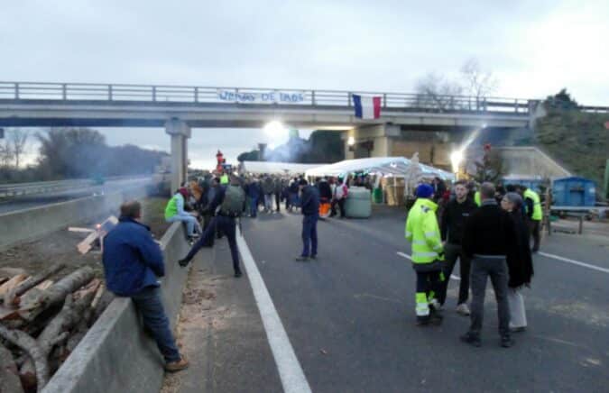 Le barrage est maintenu
