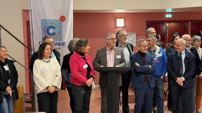 Denis Turrel entouré à sa droite de sa 1er adjointe Marie Caroline Tempesta et à sa gauche Sébaqtien Vincini président du CD 31 et de Mr le Sous Prefet