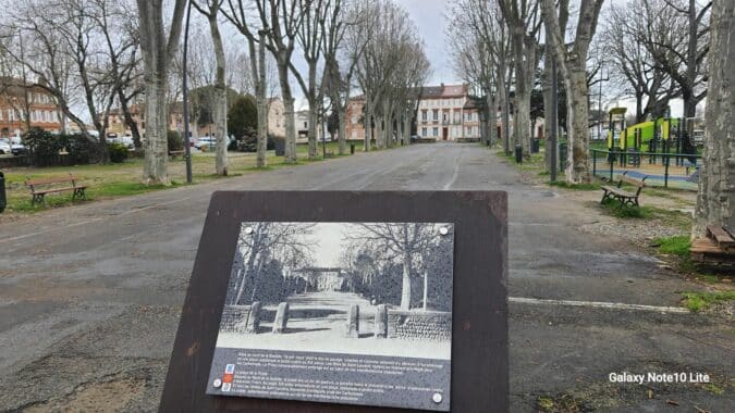 La pàlace restera vide ainsi que tous les lieux du marché.