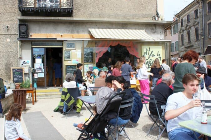 Tango et yoga, inscrivez-vous au mois d'avril à la Cafetière d'Aurignac.