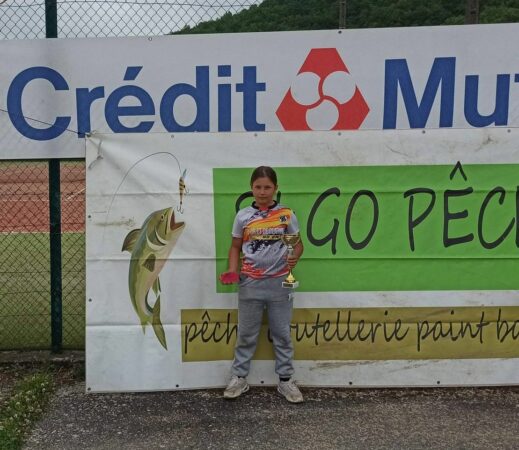 De très belles prises pour Adixia, Maelys et Lise au concours de pêche de Saint- Marcet.