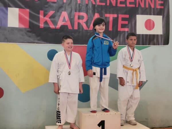 Coupe pyrénéenne de karaté : Sacha médaille d'argent pour sa toute première compétition.