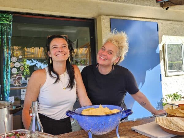 Lola et Marido, charme et compétence au camping communal Les Petites Pyrénées à Aurignac.
