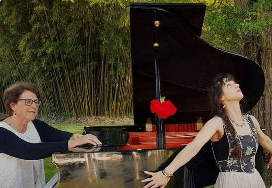 Les artistes Natacha Brouat et Marie-Astrid Arnal.