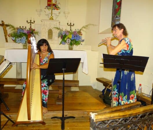 Un concert champêtre à la chapelle Saint Pierre avec Nathalie Hoffman à la harpe et Chantal Béréziat à la flûte. (photo archives)
