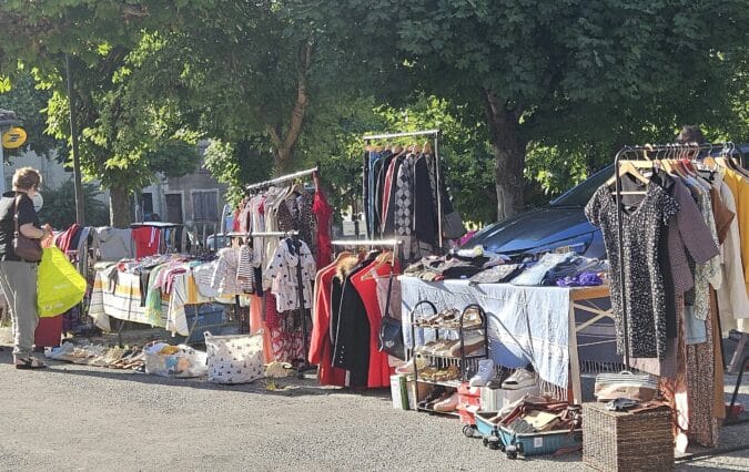 Un vide-dressing très réussi à la Cafetière samedi 4 juillet.