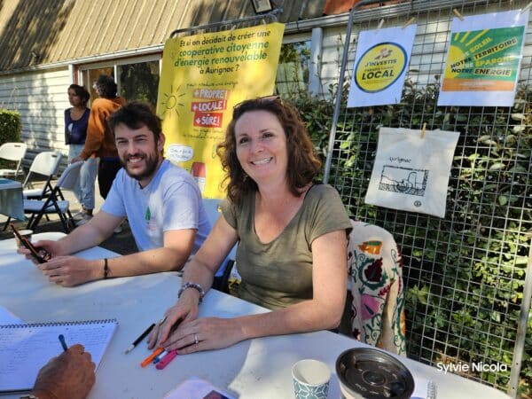 Les citoyens concernés au premier chef par le projet de coopérative d'énergie renouvelable. (présentation au forum des associations)